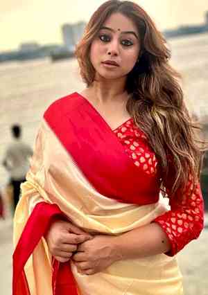 'Incredible vibe', says Megha Sharma after unplanned visit to Neem Karoli Baba temple