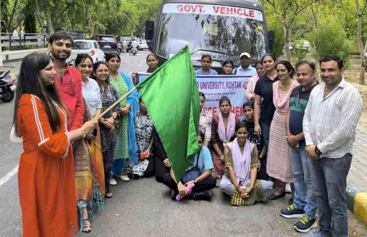 लाहौल स्पीति में होने वाले एनएसएस शिविर के लिए एमडीयू वालंटियर्स का दल रवाना