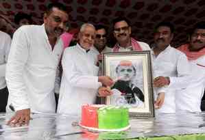 SP celebrates Akhilesh’s birthday by planting trees, holding ‘bhandaras’