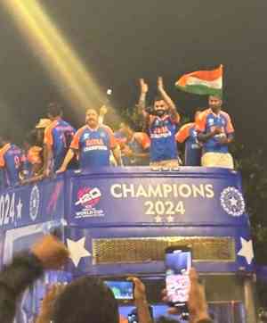 Kohli thanks Mumbai Police for their hardwork during Team India's victory parade