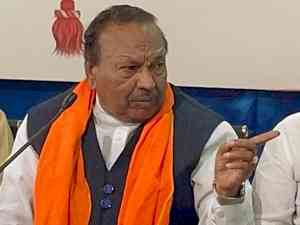 K’taka: I am still with BJP, says expelled party leader Eshwarappa