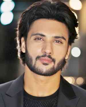 Zuber Khan claims his 'cute face, hot body work for me all the time on TV, films, web'