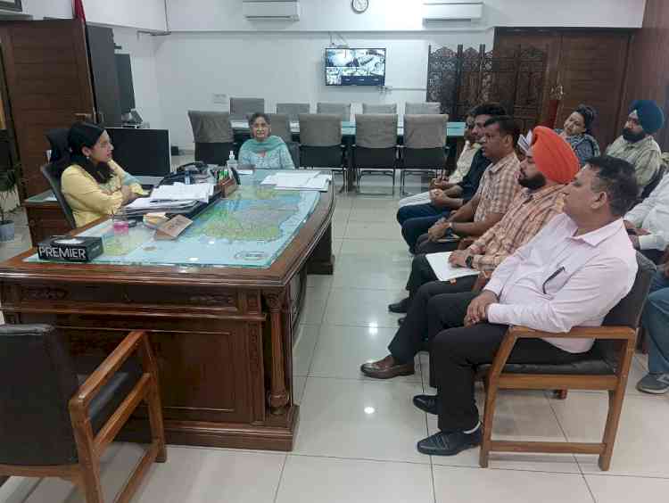 DC instructs education dept to hold survey for building primary school on Tajpur road