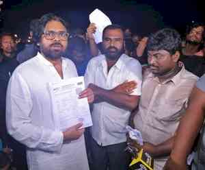 Asking Andhra Pradesh cabbies to leave Hyderabad not fair: Pawan Kalyan