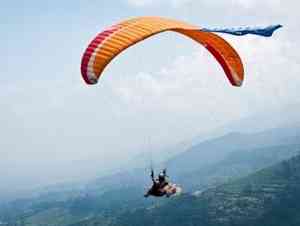 Paragliding accidents kill 3 in Austria 