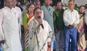 CBI must complete probe by Aug 18, guilty should be hanged: Mamata on doctor's rape-murder