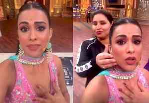 Who snatched Nia Sharma's phone on the sets of 'Laughter Chefs'?