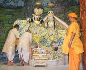 'Imbibe teachings of Lord Shri Krishna', Prez Murmu, PM Modi greet people on Janmashtami 