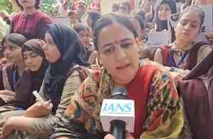 Protest in Lucknow over Kolkata medic’s murder; Aparna Yadav wants TMC govt dismissed