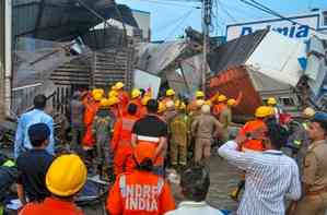 Lucknow tragedy: Government sets up three-member panel to probe building collapse