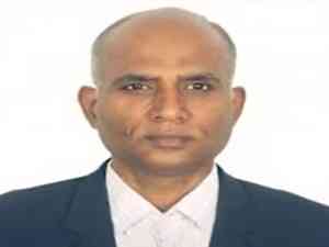 Maha CEO convenes two meetings to review Assembly poll preparations 