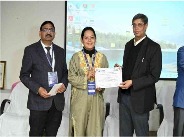 PAU Research Scholar Wins Best Poster Presentation Award