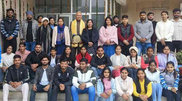भाषा का प्रभाव कभी समाप्त नहीं होताः जगदीप भार्गव