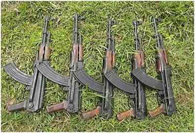 6 SLRs, 3 AK rifles, ammunition looted from Manipur Rifles post in Thoubal 