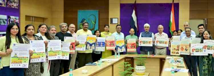 कुलपति ने एनीमिया मुक्त, पोषण युक्त कैंपस अभियान के पोस्टर का लोकार्पण किया