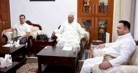'Fully prepared': Tejashwi Yadav after talks with Kharge, Rahul Gandhi on Bihar polls, seat-sharing (Lead)