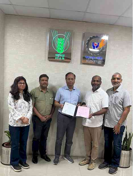 ICAR-CIPHET, Ludhiana gave licensing of Makhana popping machine to Haryana based firm 