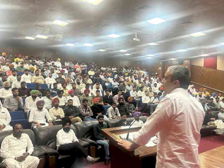 Aam Aadmi Party Punjab's Social Media Volunteers Hold Key State-Level Meeting