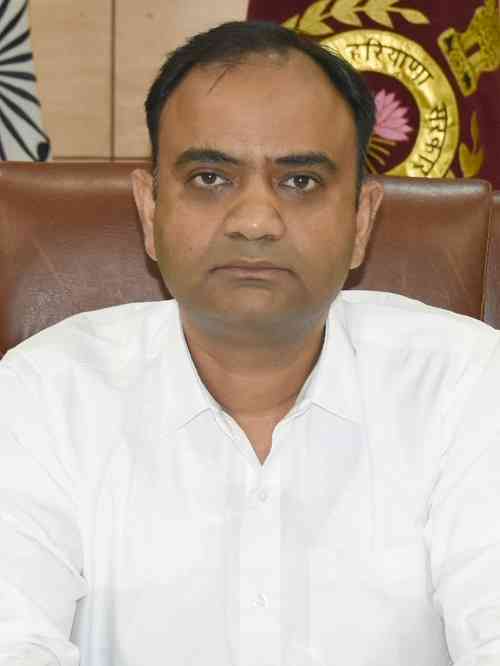 रोहतक जिले में अब तक 174382.70 मीट्रिक टन गेहूं व 25109.33 मीट्रिक टन सरसों की खरीदः डीसी धीरेंद्र खडग़टा
