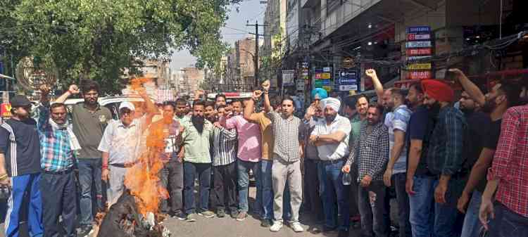 Punjab Pradesh Beopar Mandal Stages Protest Condemning the Pahalgam Terrorist Attack
