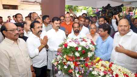 Andhra Pradesh ministers pay tributes to Pahalagam terror attack victim from Vizag