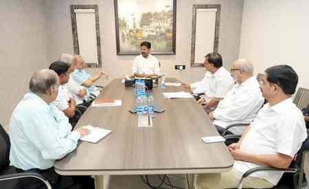 Peace Committee urges Telangana CM to take initiative for talks with Maoists