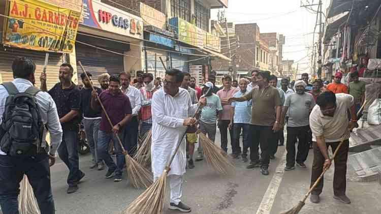Cabinet minister, MLAs continue mega cleanliness drive across city; take feedback from residents for better coordination and improvement