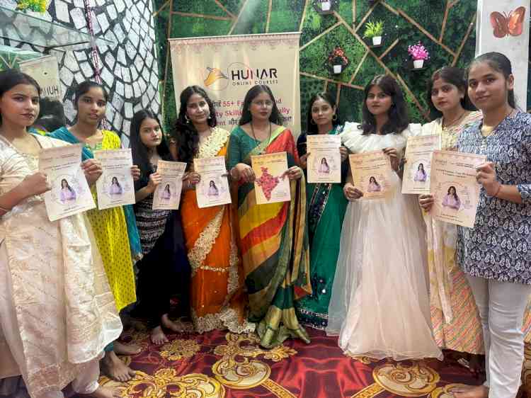 A unique initiative to empower women begins in Agra with the launch of Agra first Hunar Student Connect Center