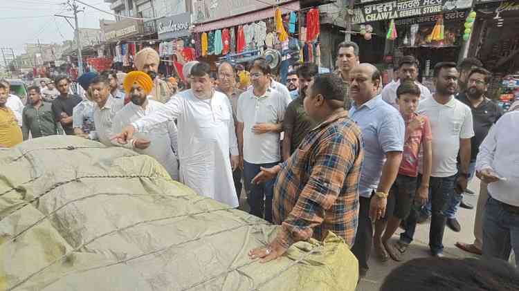 MLA Prashar and MLA Sidhu lead cleanliness drives in their respective constituencies; seek public support in ensuring pollution free environment