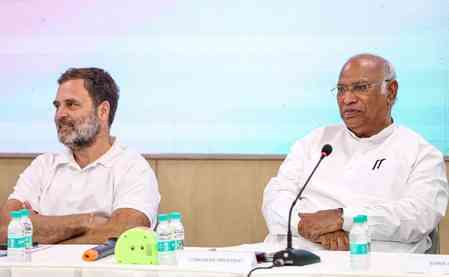 CWC meet: Kharge hails Rahul for 'forcing' govt to take U-turn on caste census