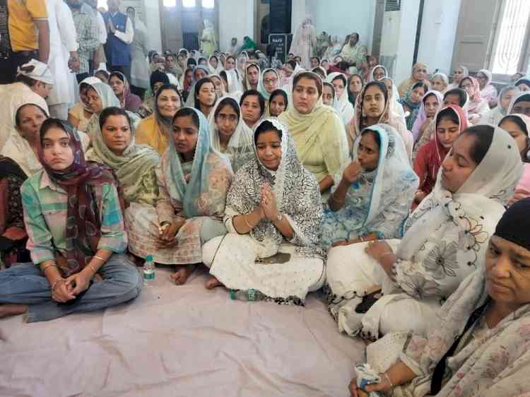 People from all walks of life attend Bhog and Antim Ardas of Mayor's mother Sarabjit Kaur
