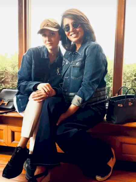 Neetu Kapoor twins with daughter Riddhima in denim during 'mother-daughter time'