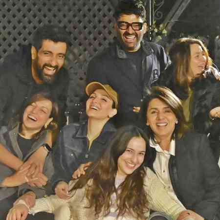 Riddhima Kapoor shares first photo from the sets of her debut project with mom Neetu and Kapil Sharma