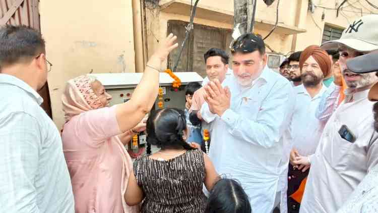 MLA Prashar inaugurates tubewell projects in Daulat colony and Gaushala road