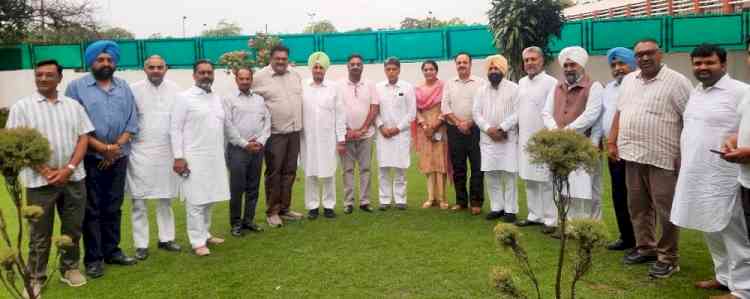 Leaders from across the sections from Punjab met MP Manish Tewari