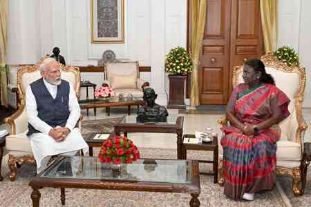 PM Modi briefs Prez Murmu on Operation Sindoor 