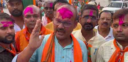 Bihar BJP workers celebrate ‘Operation Sindoor’ with crackers and drumbeat, salute forces