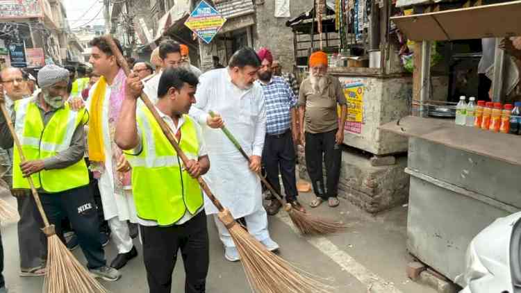 MLA Prashar leads cleanliness drive in New Madhopuri; seek public support in ensuring pollution free environment