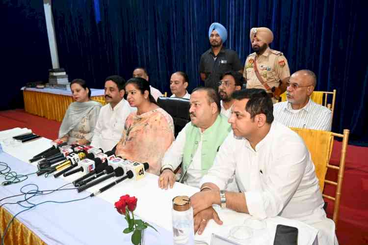 MC general house takes historic decisions, approves resolution for regularisation of around 800 overage employees; implements e-Nigam for improving transparency and efficiency   