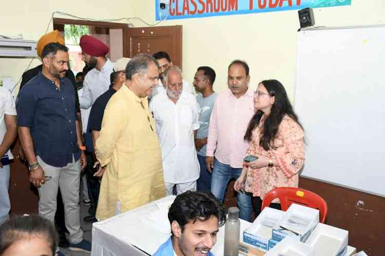 Jawahar Nagar Camp Residents appreciate free eye camp organised by MP Arora's NGO