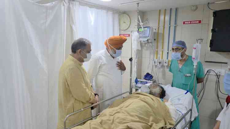 Finance Minister Cheema and MP Arora Visit Pakistani Drone Attack Victims at DMCH