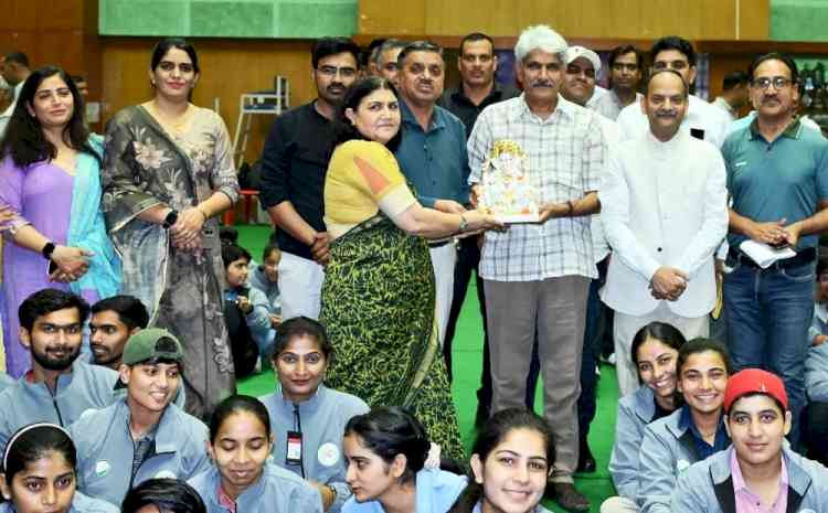 एमडीयूः विभिन्न टूर्नामेंट में भाग लेने वाले खिलाड़ियों को सम्मानित किया