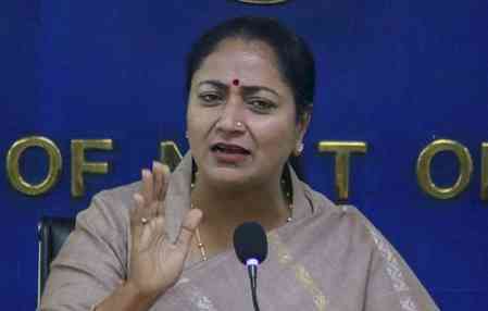 Need health culture to fight obesity and serve nation: Delhi CM 