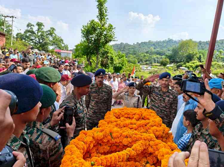 Last Rites of Shahpur’s Martyred Subedar Major Pawan Kumar Performed with Full Military Honours
