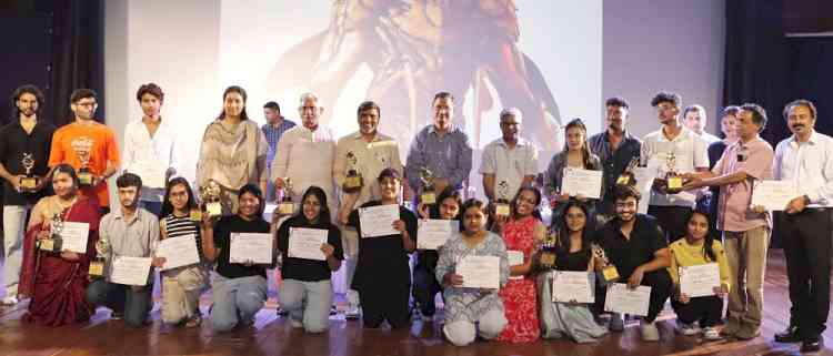 Education Minister Dhanda praises the artistic prowess of DLC SUPVA students