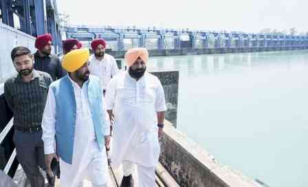 Punjab CM vows to thwart Centre's attempt to 'snatch water'