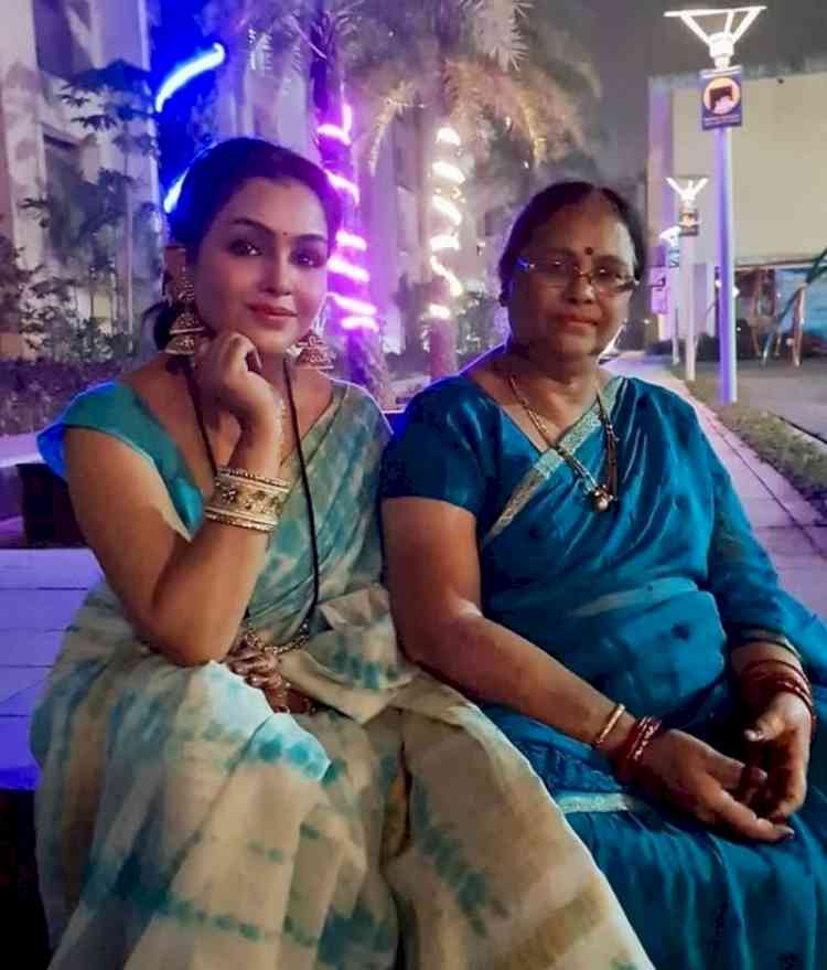 Actors share invaluable lessons learned from their mothers