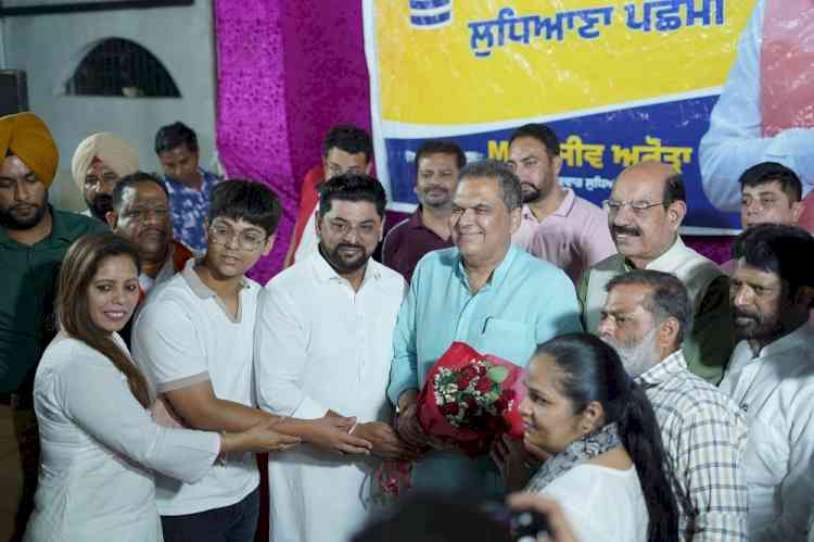MP Arora Showcases Statewide Achievements and 3-Year Report Card in Poll Meetings