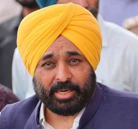 Punjab CM announces Rs 10 lakh relief for family of hooch victims 
