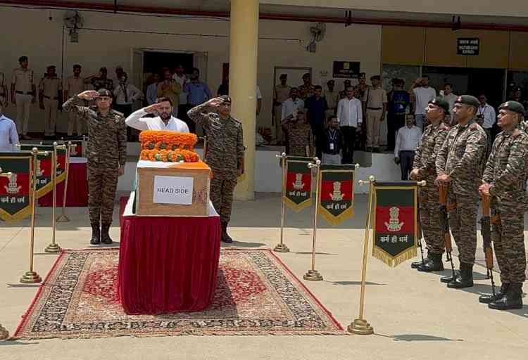 Martyr Rambabu Singh’s mortal remains arrive in Patna; Tejashwi slams Nitish’s absence